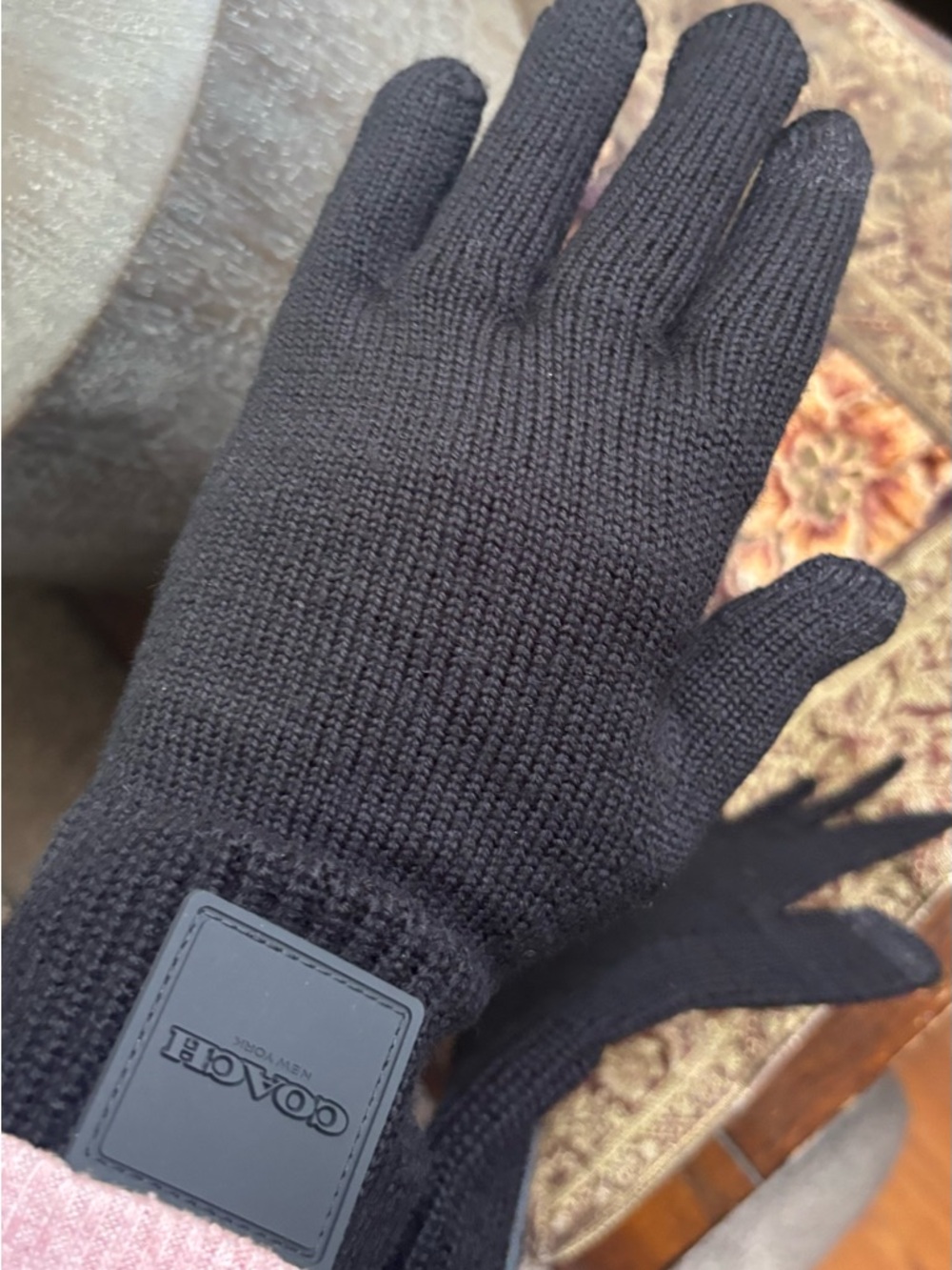 Authentic COACH 1941 Black Knit Tech Gloves with Logo Patch - Picture 3 of 6
